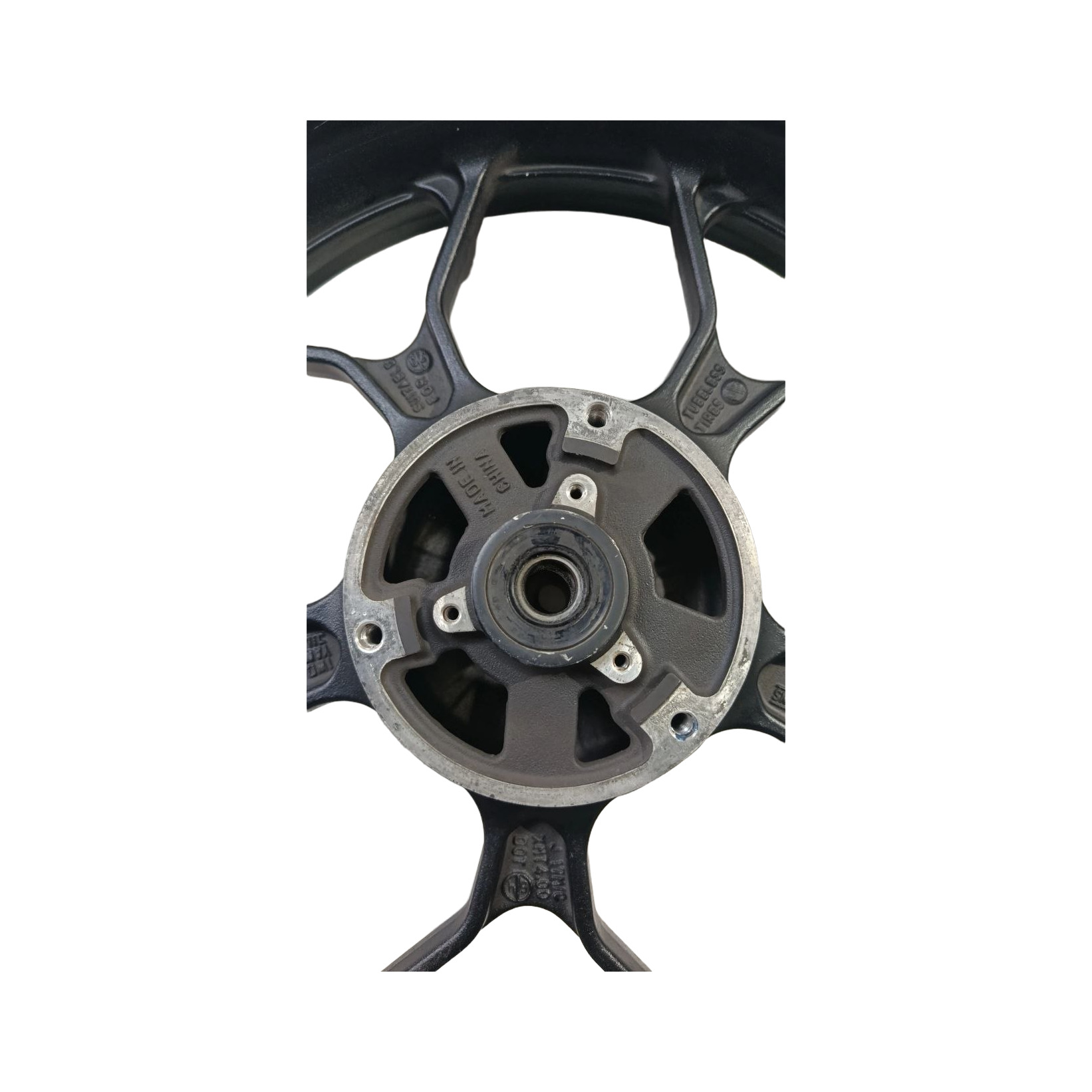 Roda traseira R3 2020 15667 3