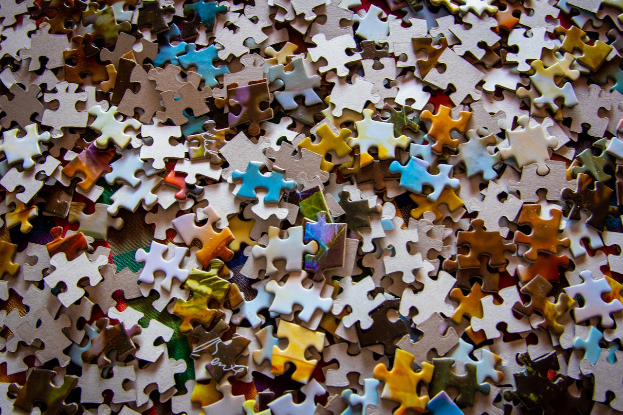 Gifts for Puzzle Solvers: Brain-Teasing Birthday Fun That Challenges and Delights