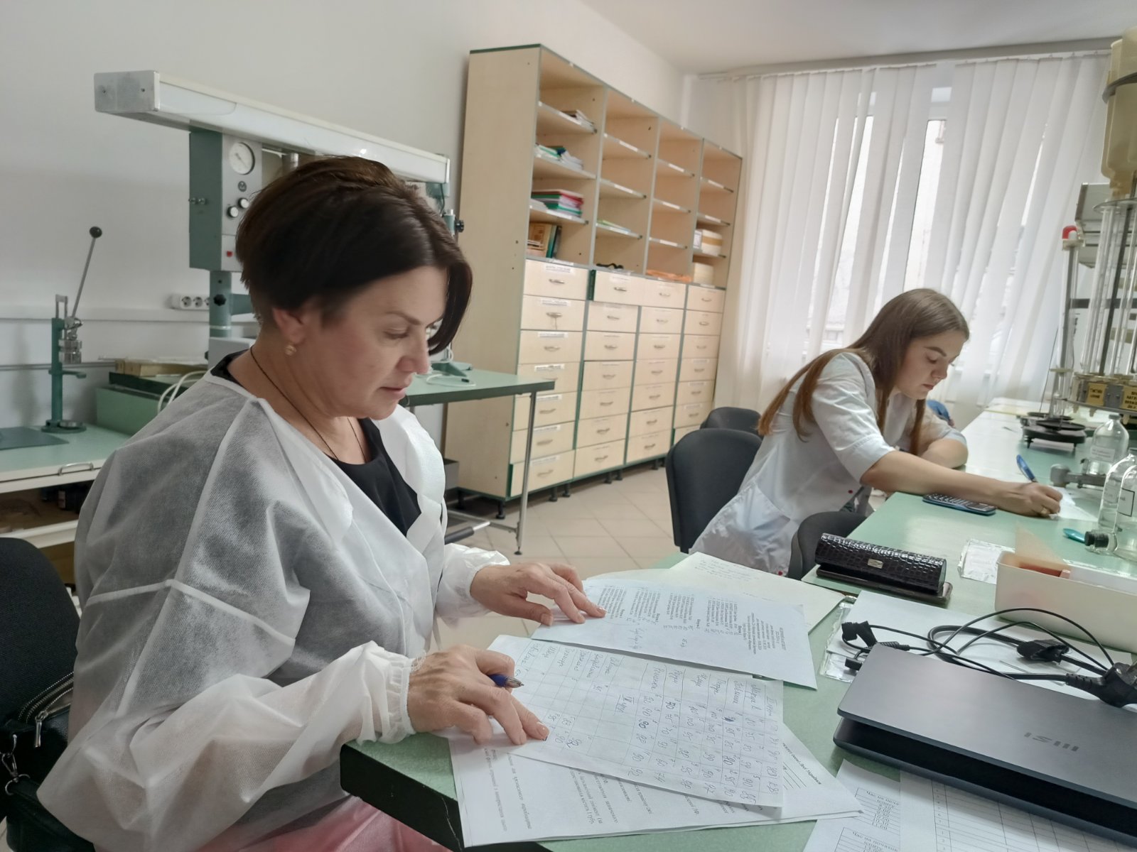 фармацевти