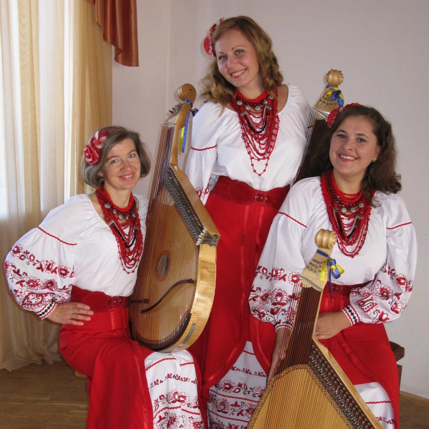 Тріо бандуристок «Дивоструни» 
