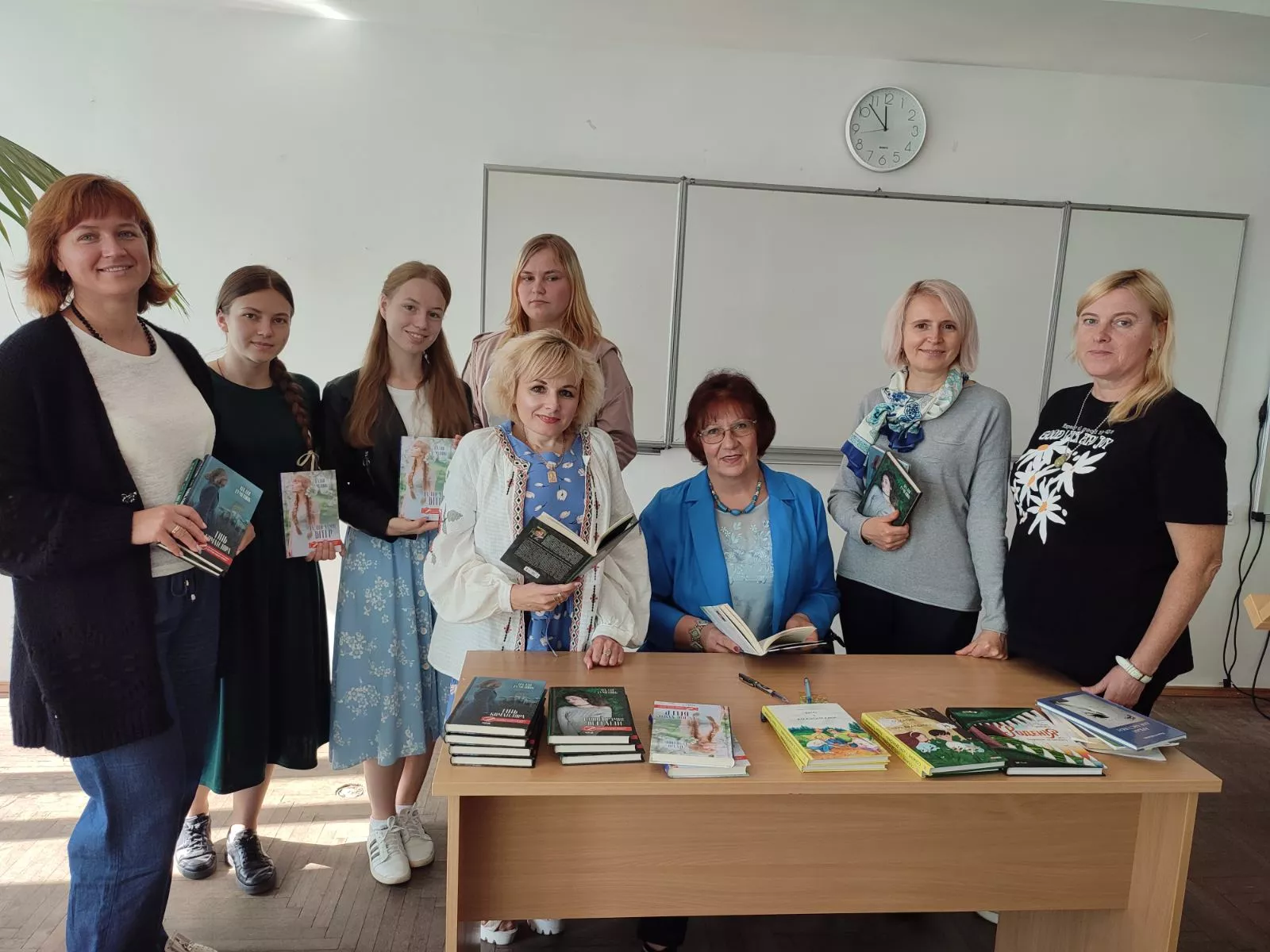 Розмова про журналістику і літературу: волинські студенти зустрілися з Надією Гуменюк