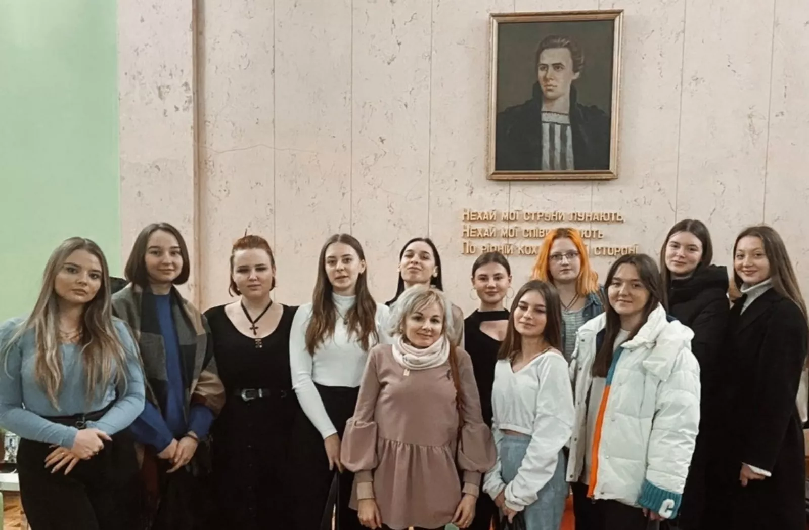 Доброю традицією студентів і викладачів факультету філології та журналістики стало відвідування театру.