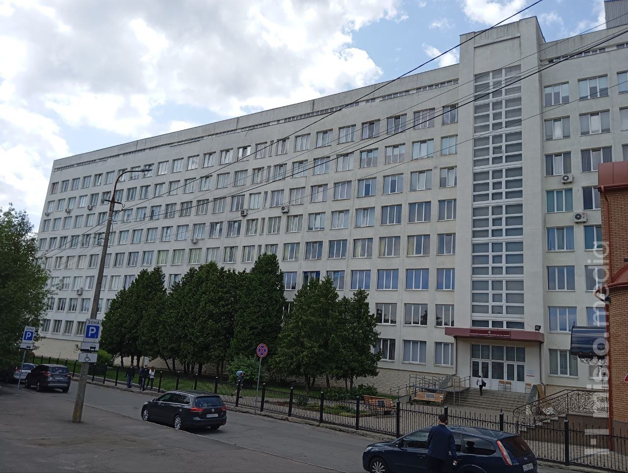 Університет відремонтує дах (двоповерхової частини) навчально-лабораторного корпусу № 2
