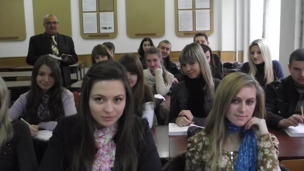 СХІДНОЄВРОПЕЙСЬКИЙ НАЦІОНАЛЬНИЙ  УНІВЕРСИТЕТ ІМЕНІ ЛЕСІ УКРАЇНКИ  ОГОЛОШУЄ НАБІР СЛУХАЧІВ  на підготовчі курси  ДО НЕЗАЛЕЖНОГО ОЦІНЮВАННЯ!