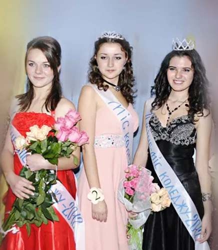 У Коледжі технологій та бізнесу обрали найгарнішу студентку