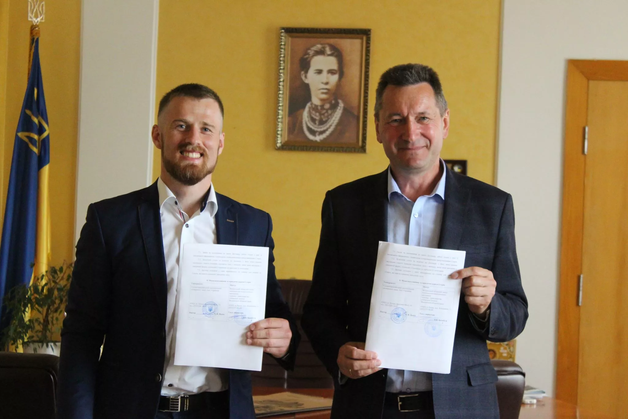 Anatolii Tsos, Rector of the Lesya Ukrainka Eastern European National University, and Bohdan Balbuza, Head of the Volyn Center for National-Patriotic Education, Tourism and Local Ethnography, signed a cooperation agreement on June 9.
