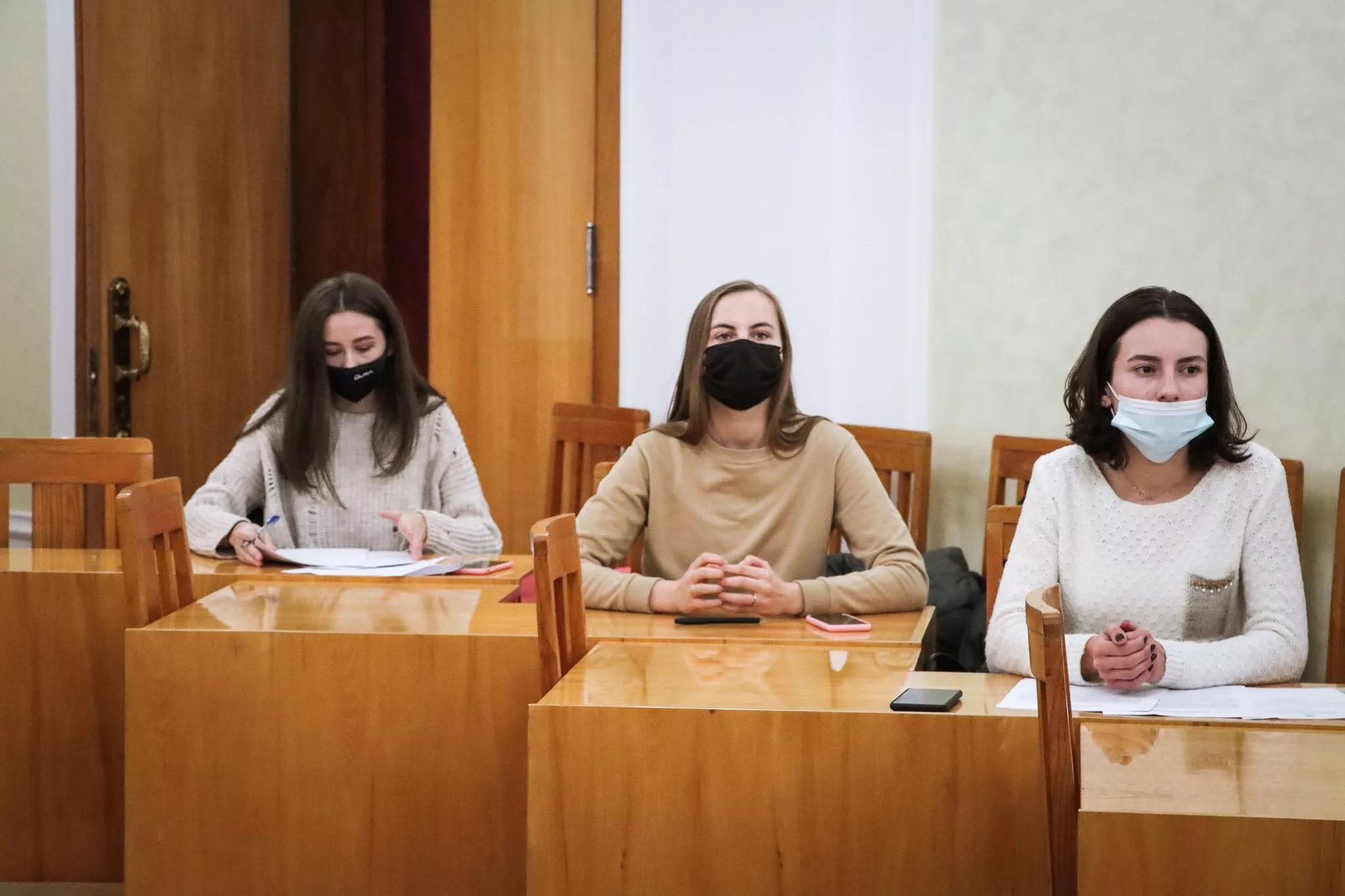 4 International Relations Students to Combine Work and Studies