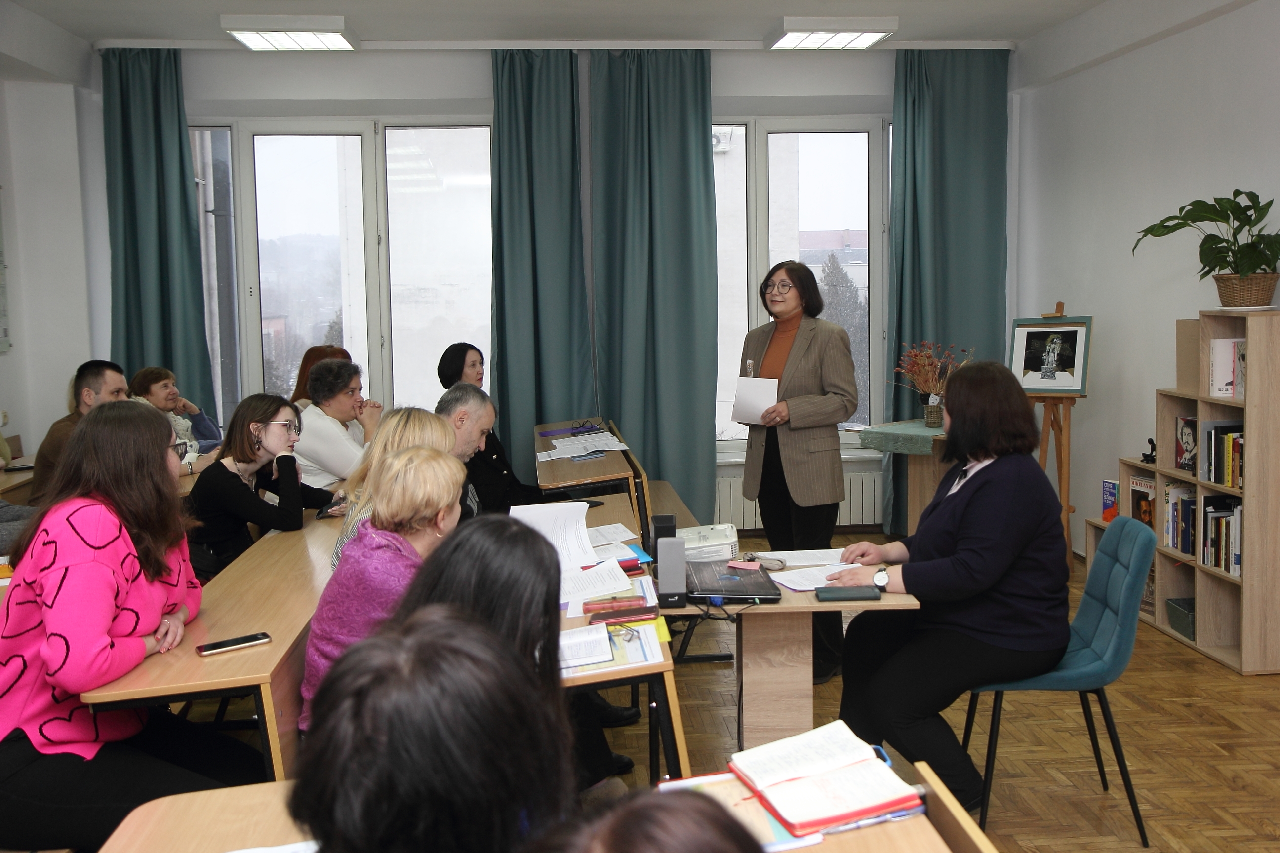 Круглий стіл на факультеті філології та журналістики: виклики та перспективи підготовки педагогів-україністів