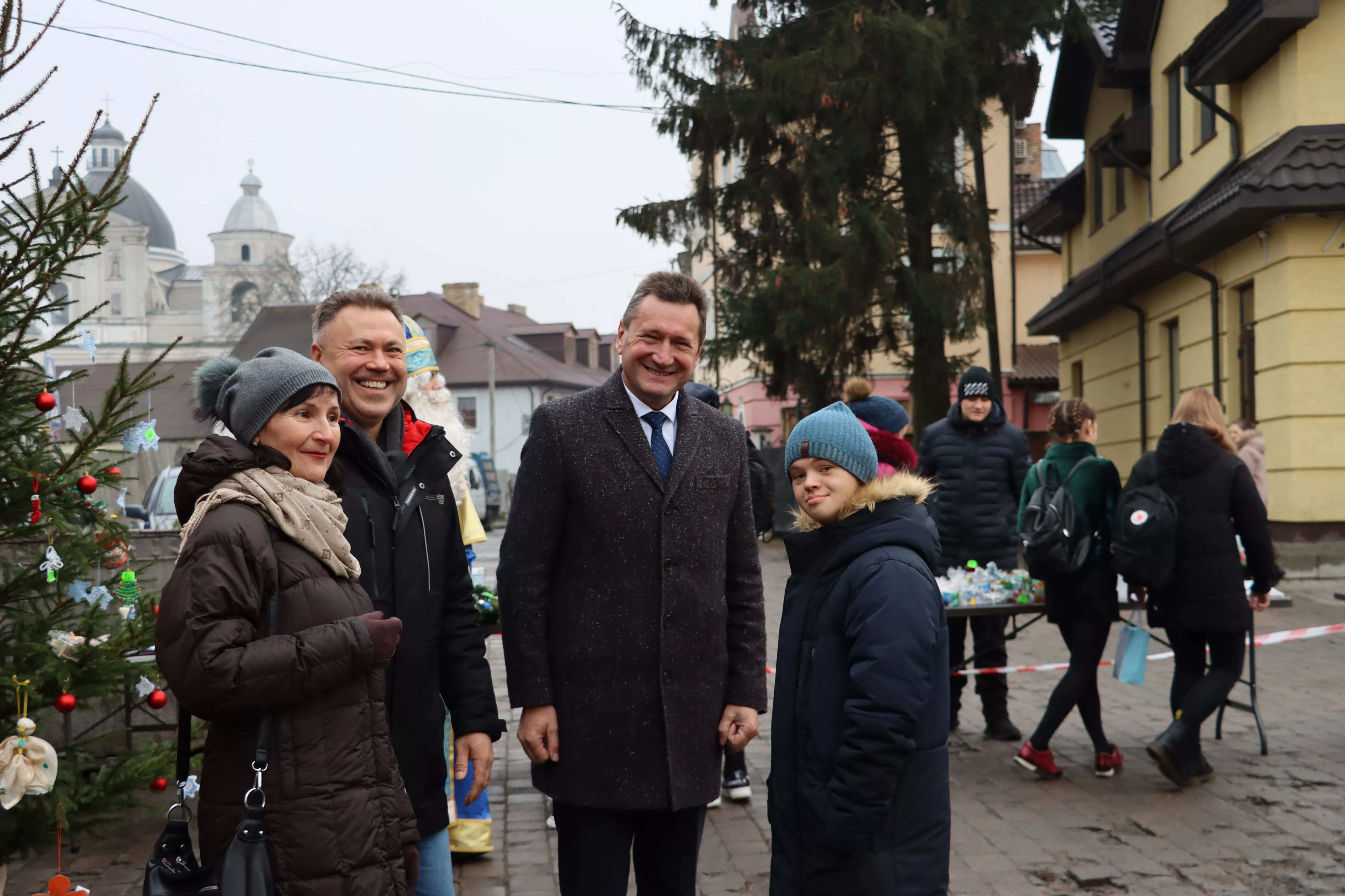 The representatives of Lesya Ukrainka Volyn National University participated in the charity fair “Wave of Good”. 