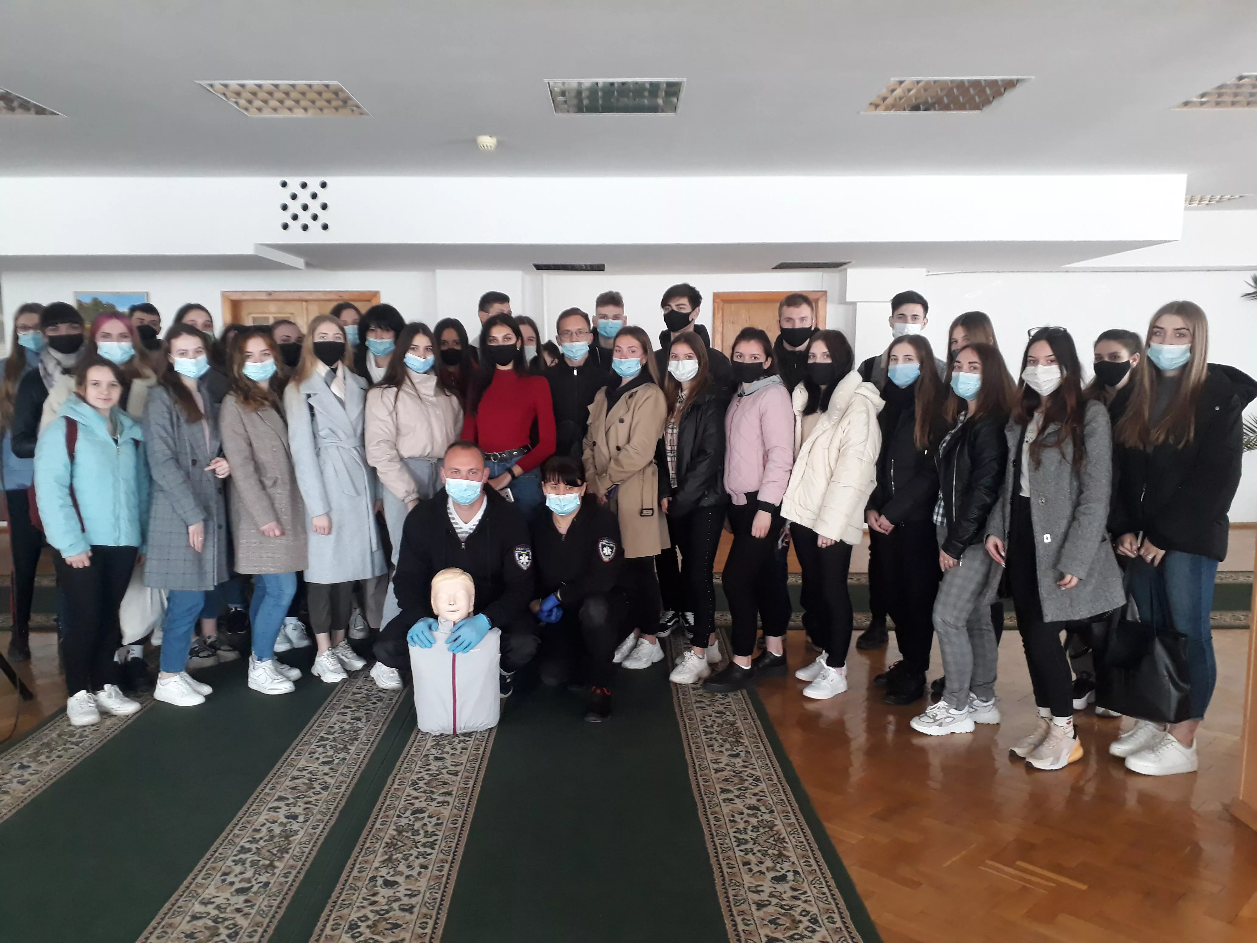 Студенти факультету економіки та управління взяли участь у тренінгу з надання першої домедичної допомоги