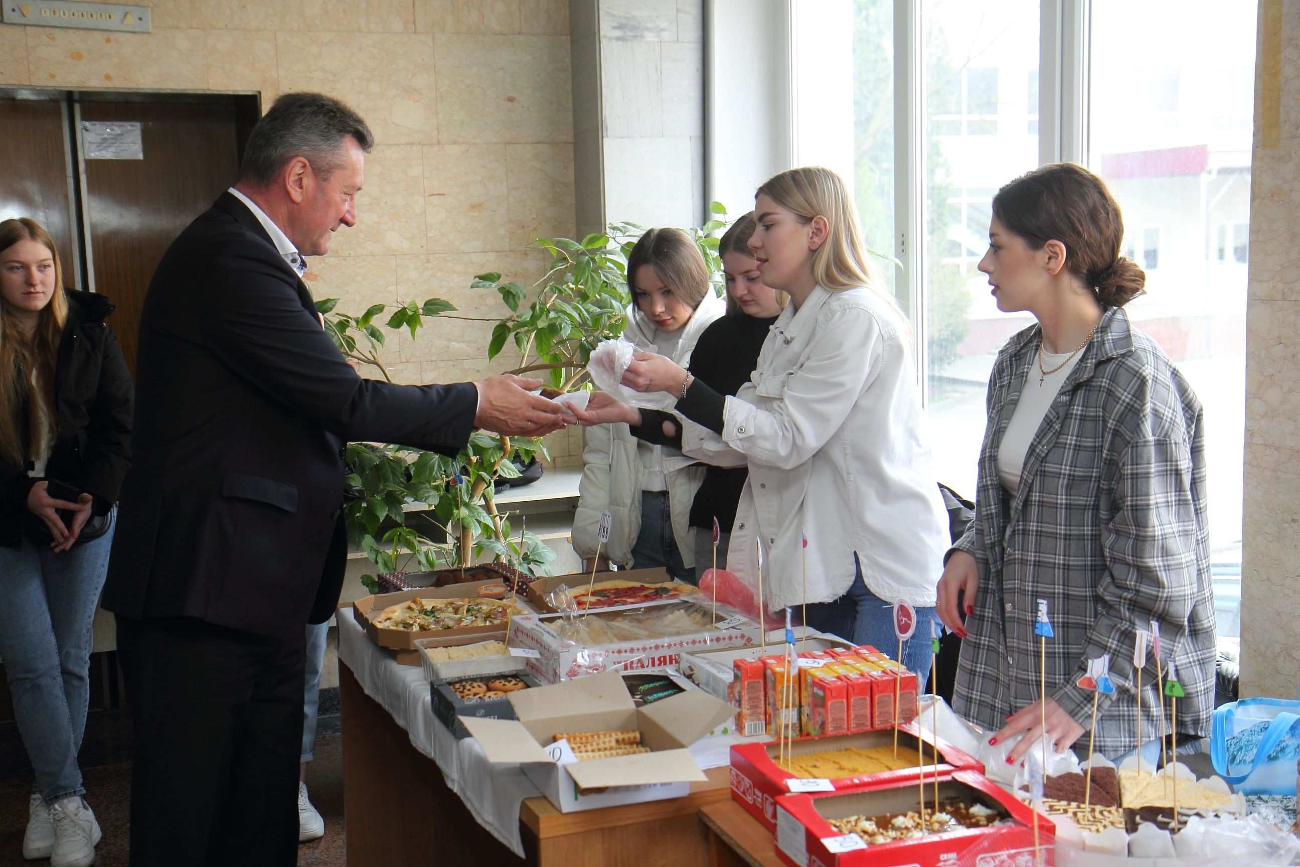 Благодійний ярмарок 