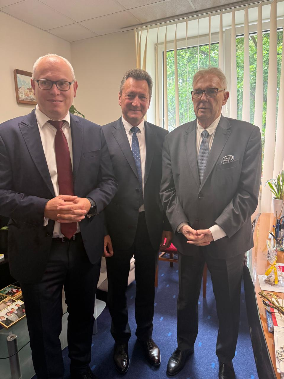 Делегація Волинського національного університету імені Лесі Українки взяла участь в урочистому врученні диплома почесного професора Лешеку Бальцеровичу