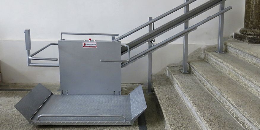 Оголошено закупівлю похилий і вертикальний підйомники для осіб з обмеженими можливостями