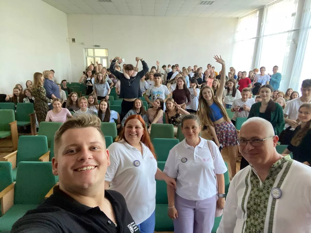 Запрошуємо школярів на ФМВ