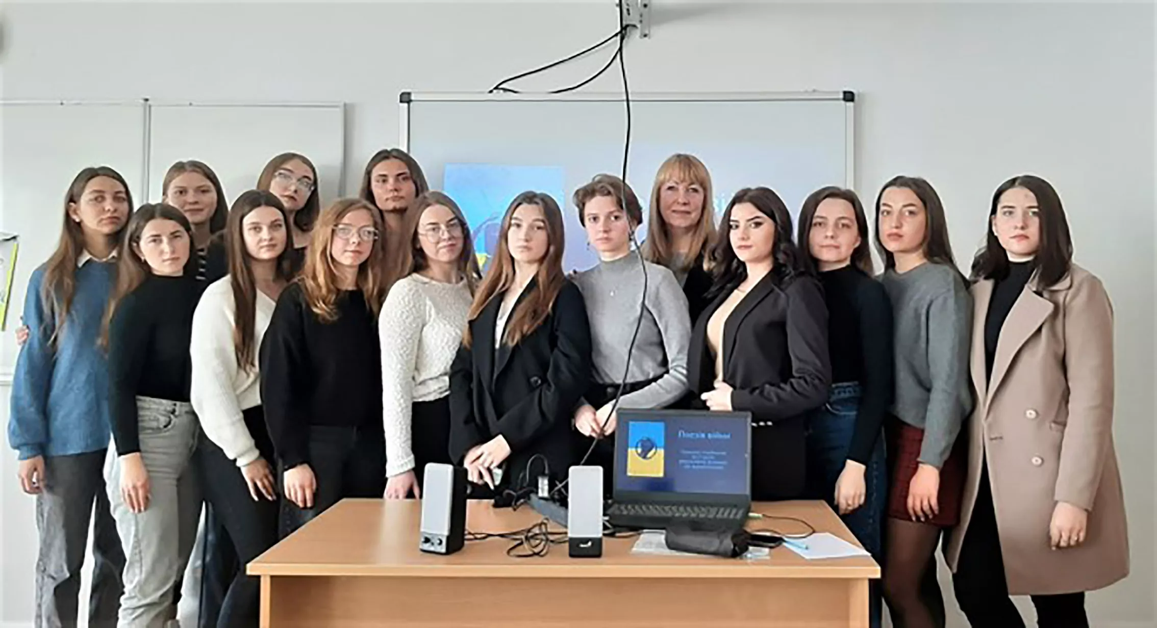 Поезія війни, листи героям і благодійний ярмарок