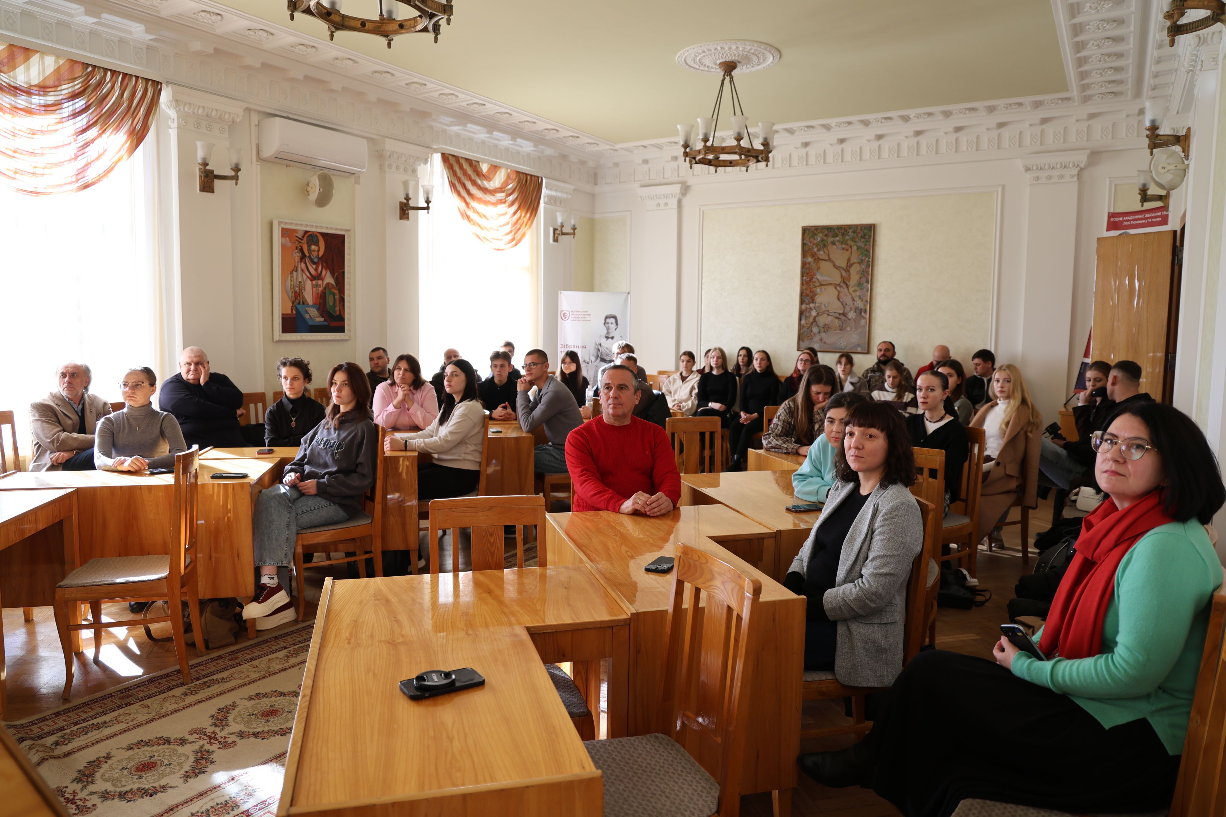 Для студентів ВНУ імені Лесі Українки організували допрем’єрний показ документального фільму «Живий спадок Криму. Традиції»