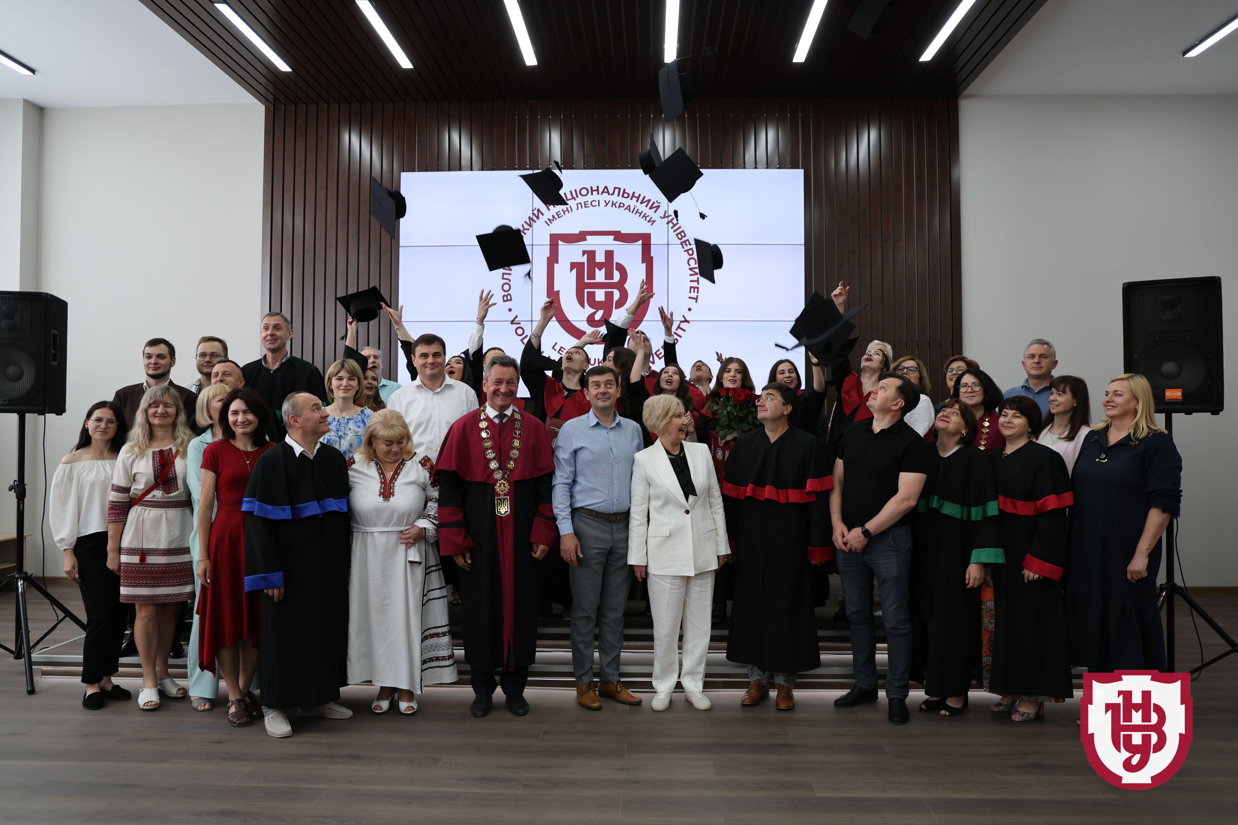 Університет імені Лесі Українки випустив перших магістрів-медиків