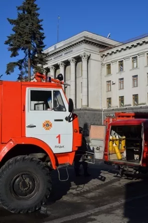Рятувальники тренувалися гасити пожежі на об’єктах з масовим перебуванням людей