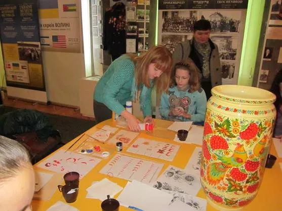 Майстер-клас із петрикіського розпису