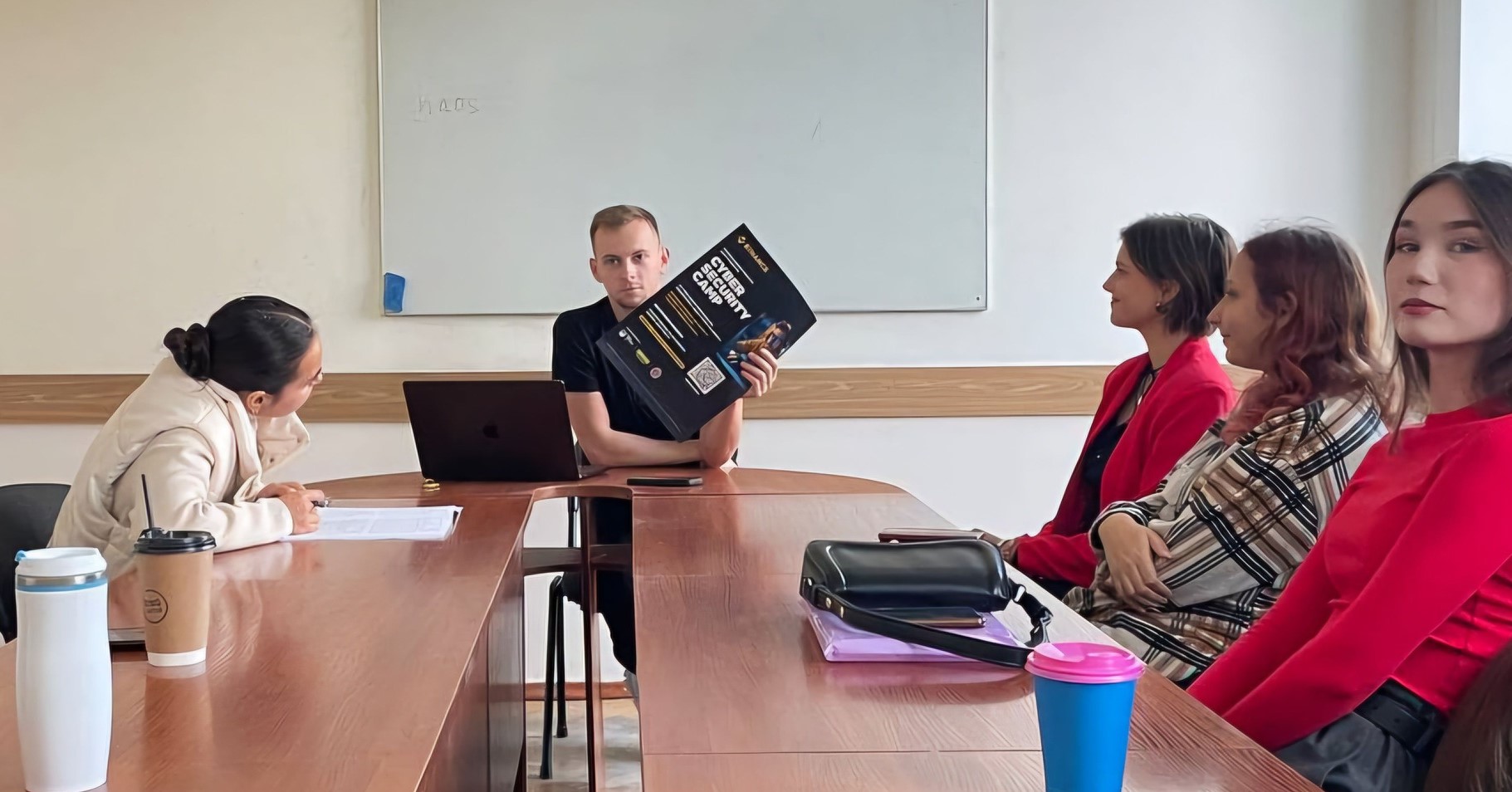 На факультеті міжнародних відносин відбулася низка консультаційних зустрічей