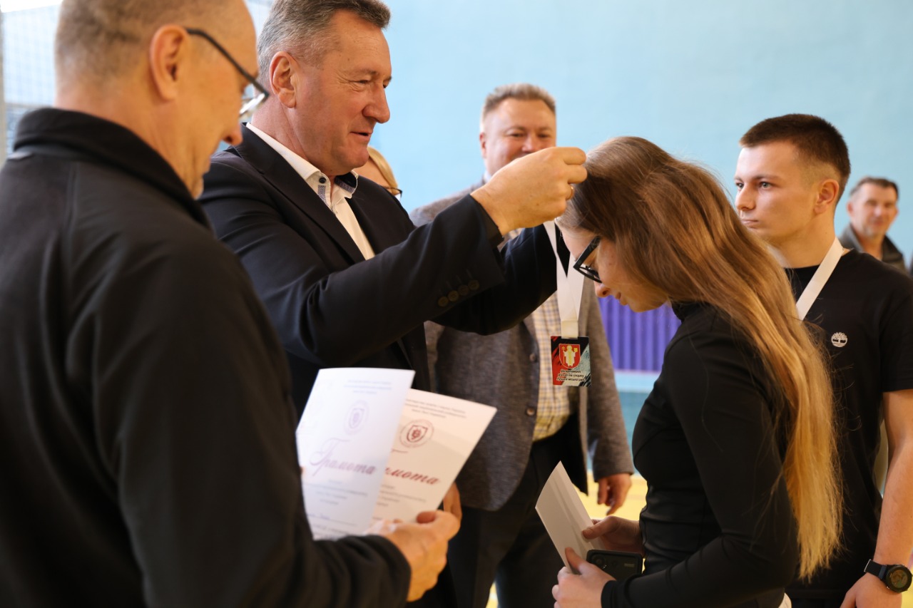 У ВНУ імені Лесі Українки нагородили призерів змагань з настільного тенісу