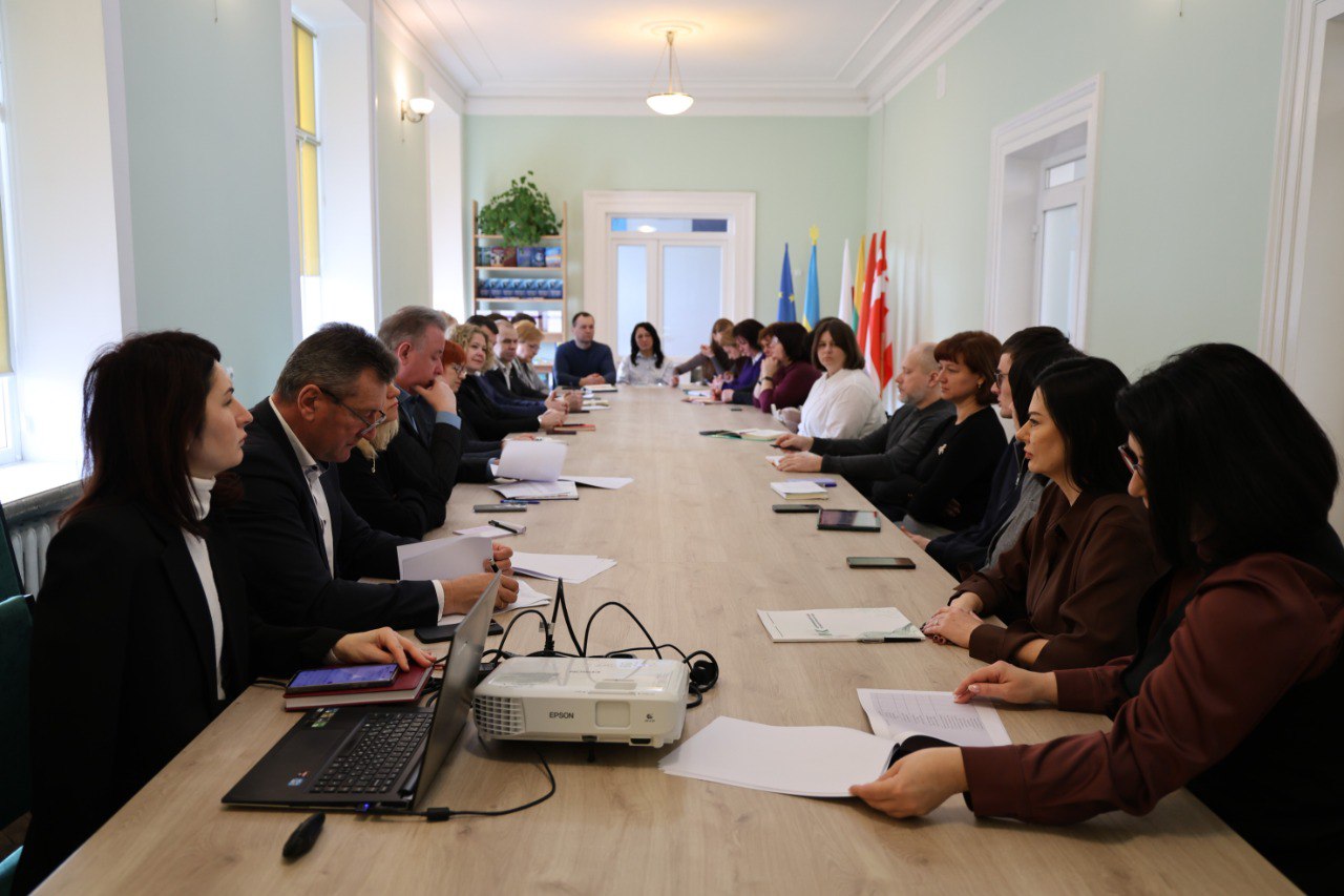 В Університеті за круглим столом обговорили майбутні освітні зміни