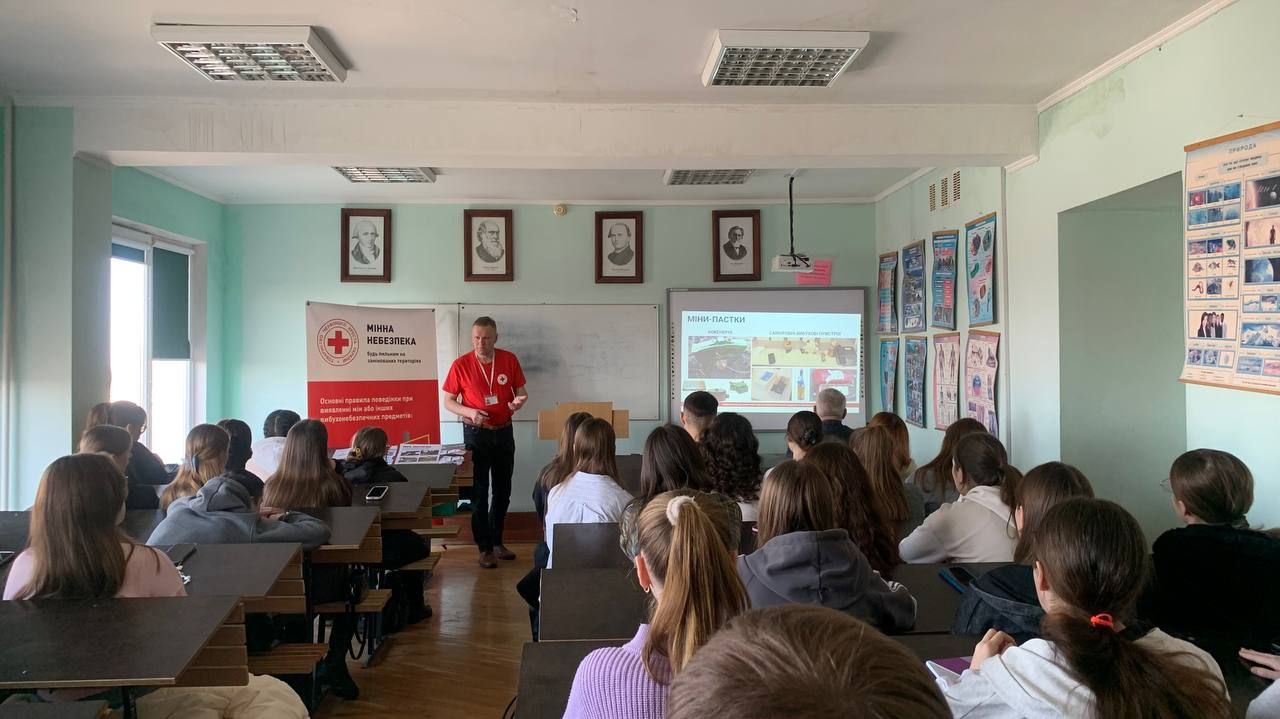 Студентів факультету біології та лісового господарства ознайомили з правилами мінної безпеки