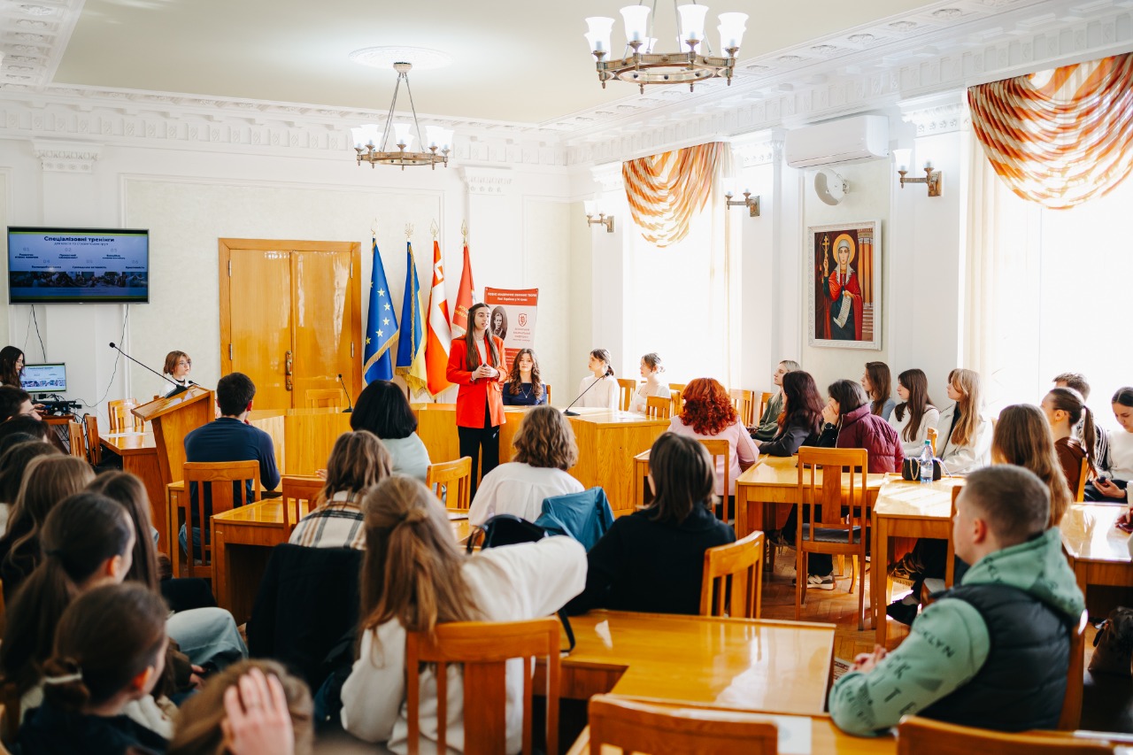 В Університеті представниці Молодіжного центру Волині поділилися підсумками проєкту «Embrace»