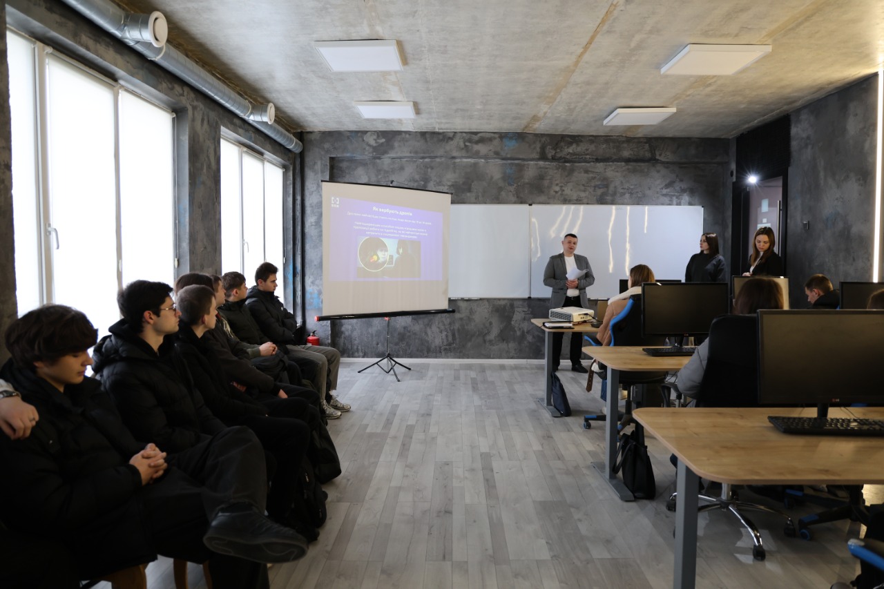 Вербування дропів: сучасні механізми, наслідки та запобігання серед молоді