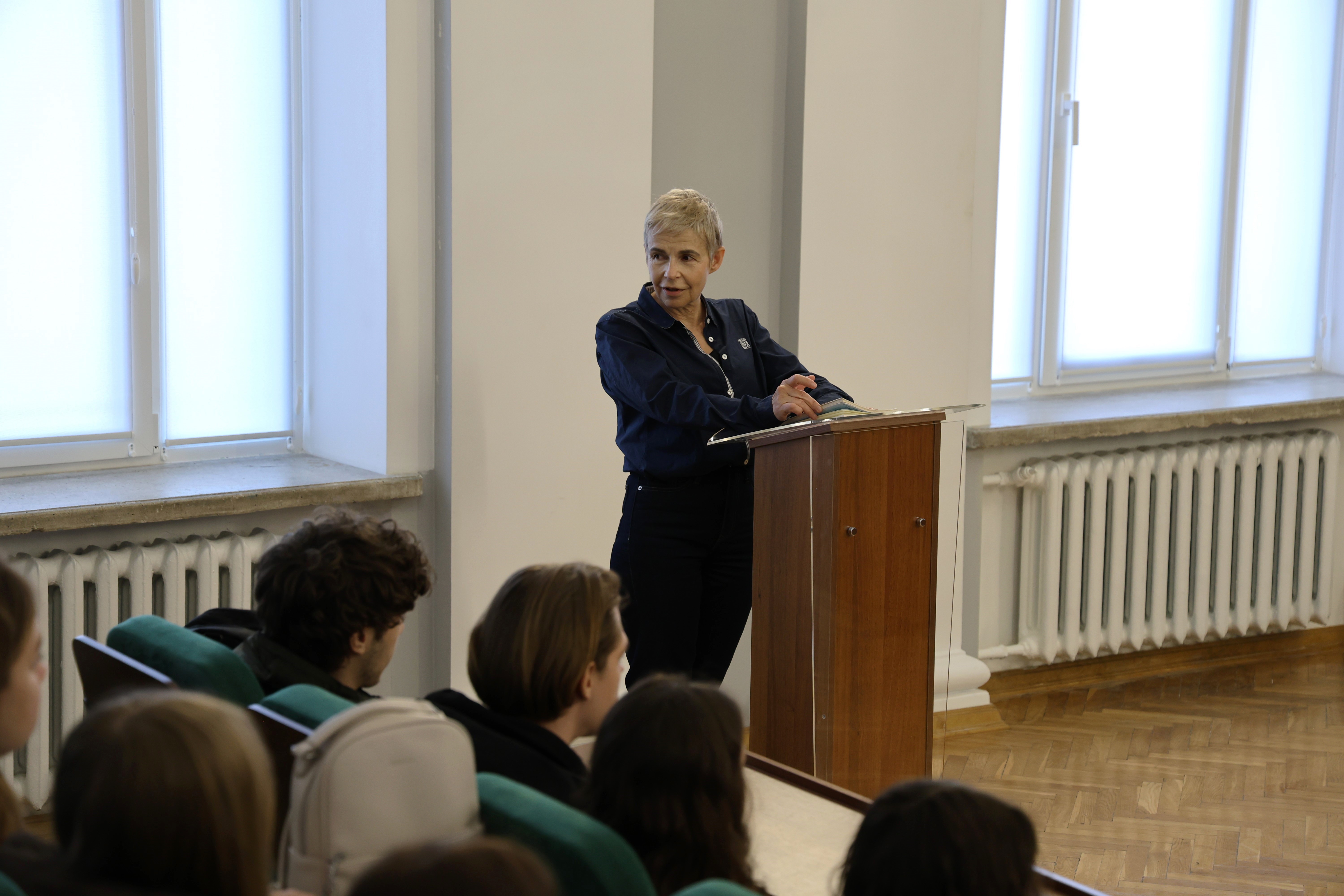 Студенти факультету міжнародних відносин зустрілися із румунською журналісткою Сабіною Фаті 