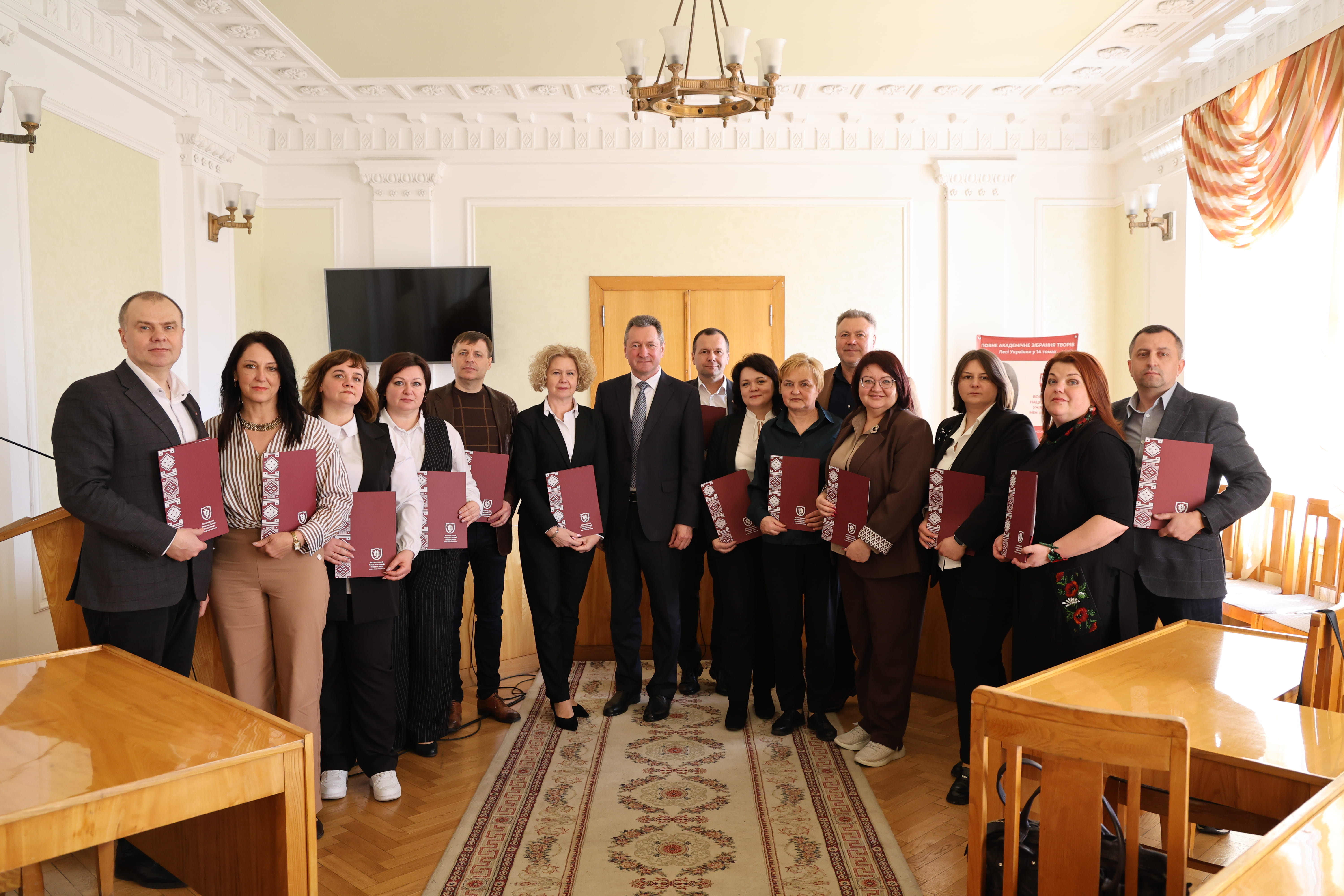 Вручення контрактів 