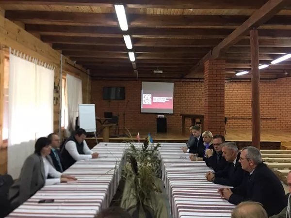 Науковці, влада та студенти обговорили концепцію майбутнього польського центру в університеті