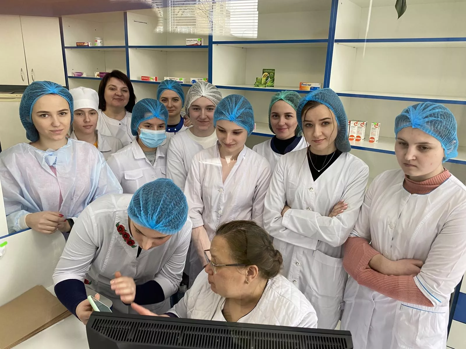Студенти опанували теорію та практику фармацевтичної справи