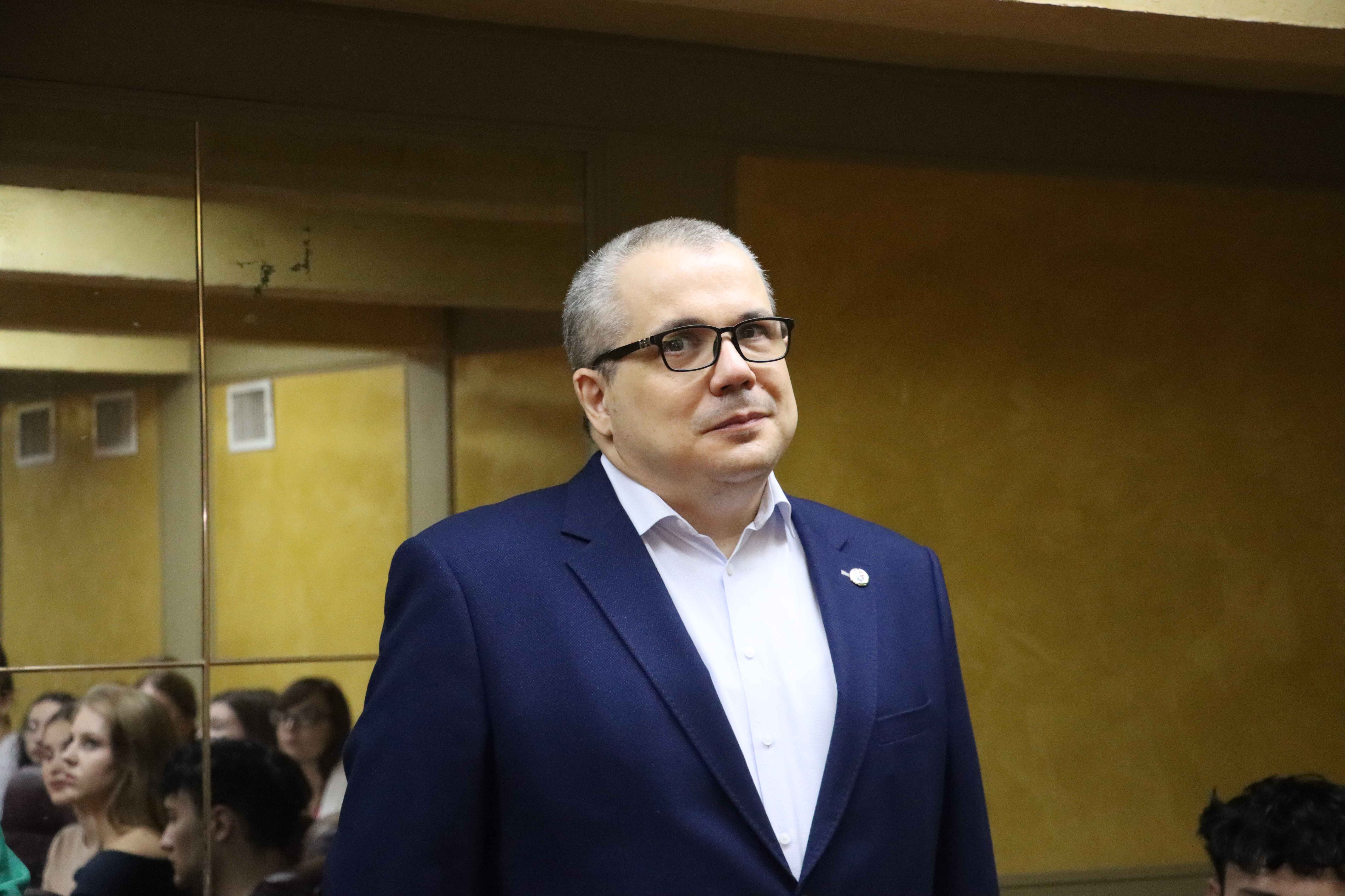 Ректор Донецького національного університету імені Василя Стуса провів лекцію для Лесиних студентів 