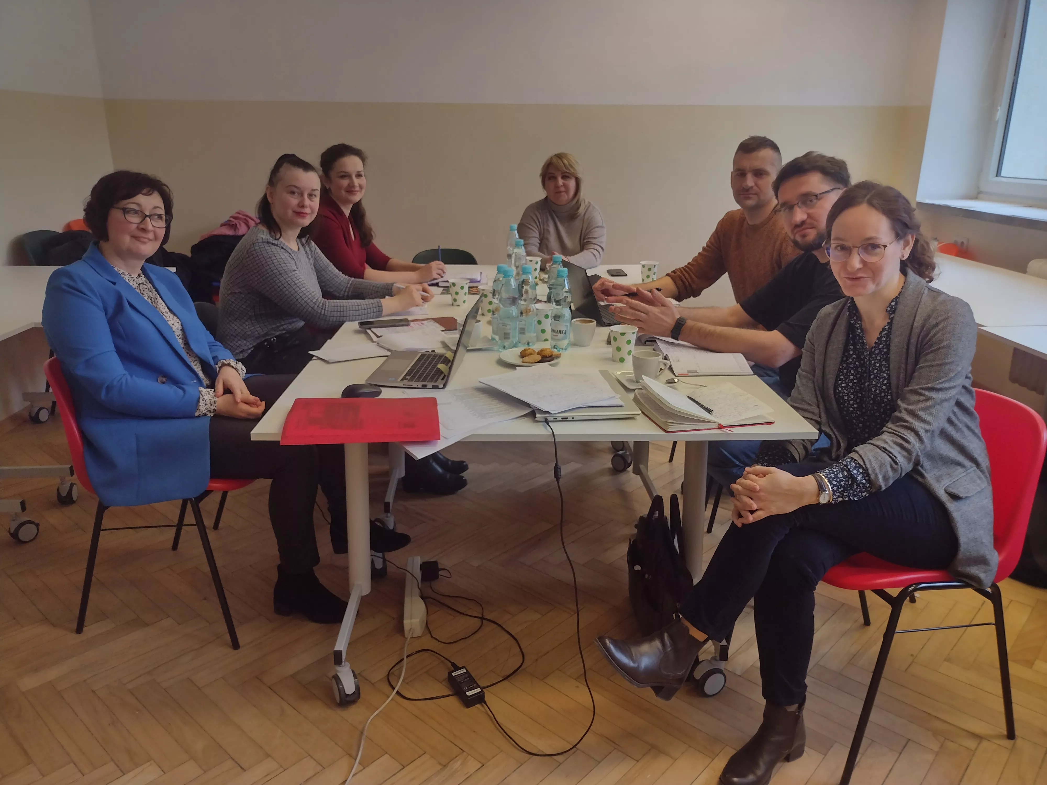 політологи