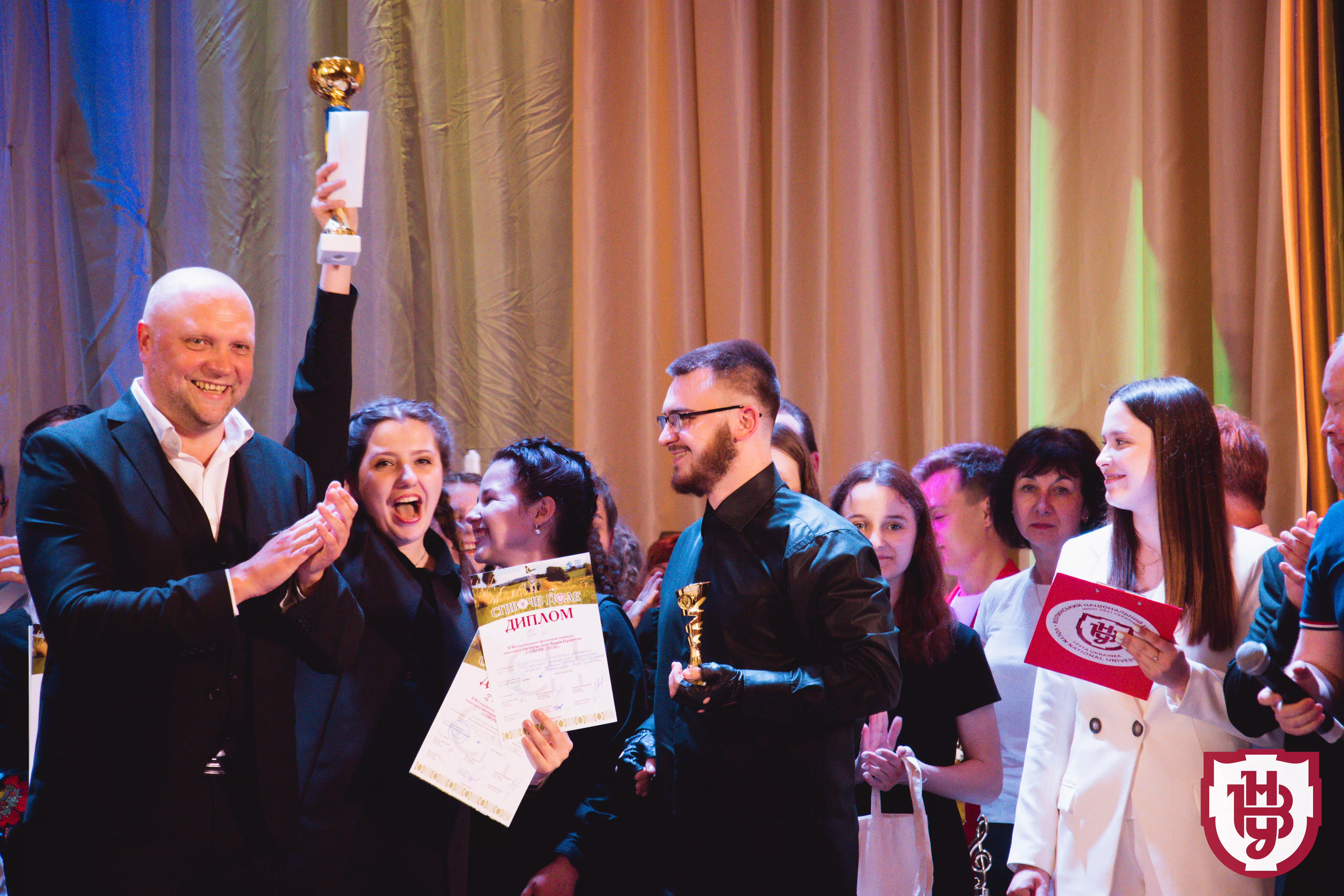 Співоче_поле