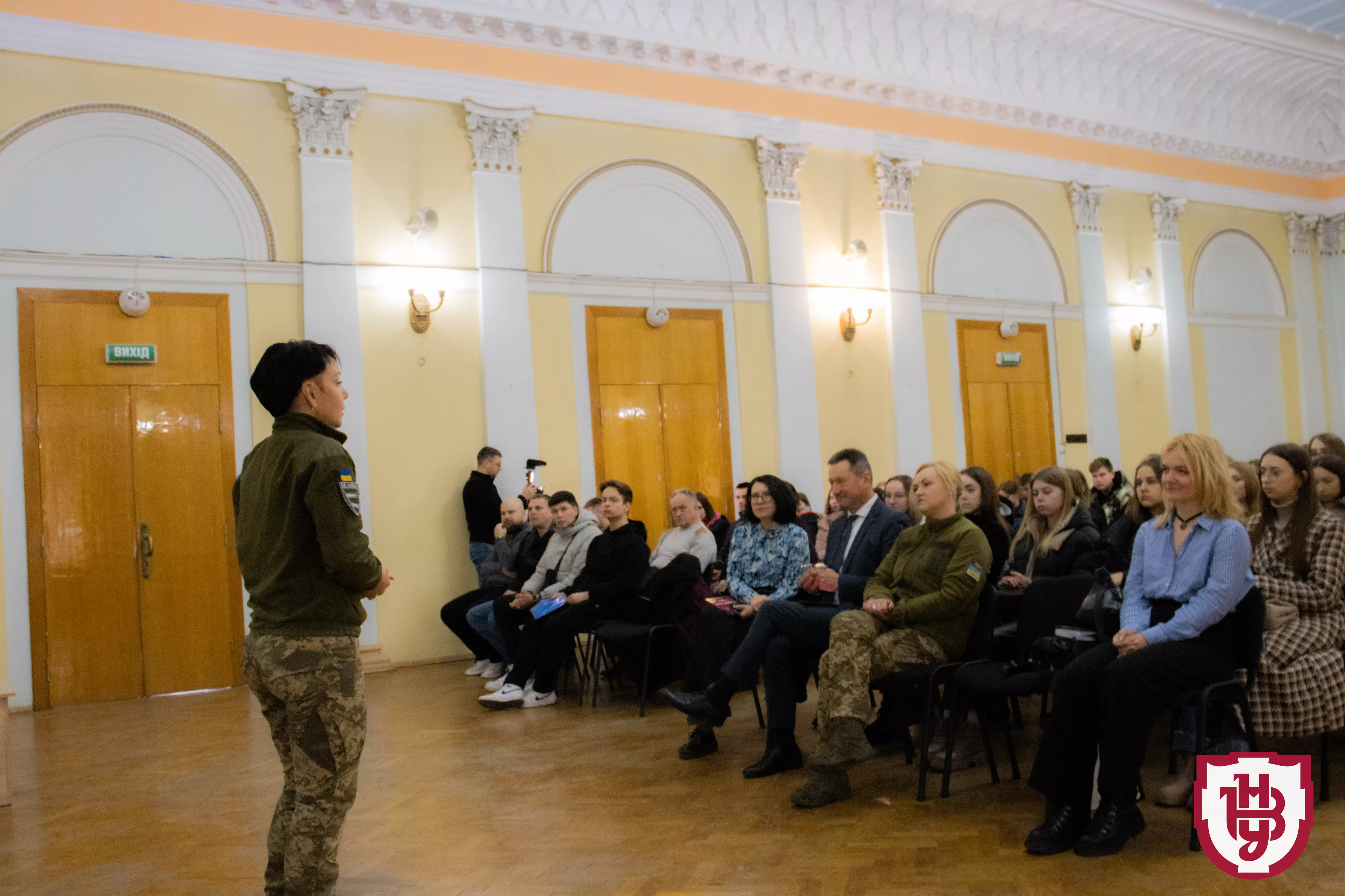 журналісти