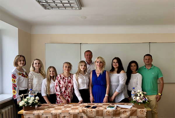 Викладачі та студенти, які навчалися за спеціальностю «Економічна теорія»