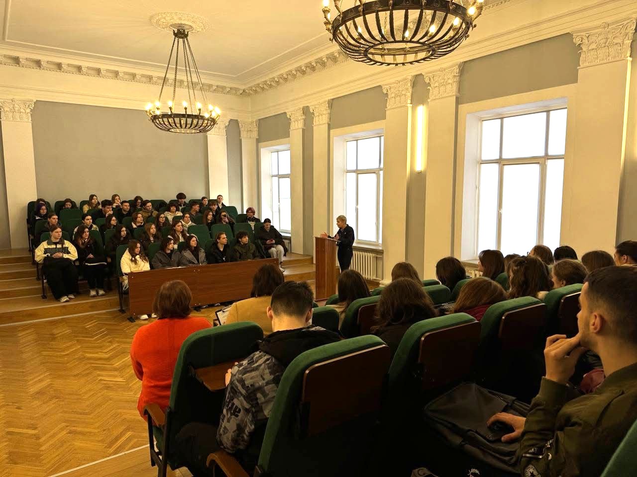 Відкрита зустріч румунської журналістки та політичної аналітикині Сабіни Фаті на ФМВ