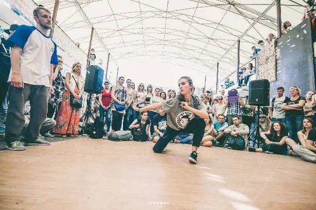 «Літературознавчий десант» у філологів та журналістів