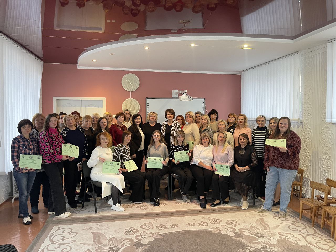 Науковці факультету психології вчили педагогів стресостійкості 