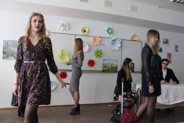 Будь чиєюсь весною