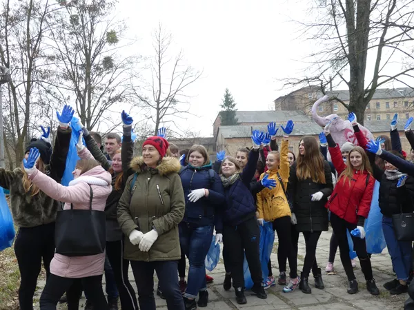 Прибирання території колишнього Луцького ботанічного саду разом із керівництвом Волинської ОДА