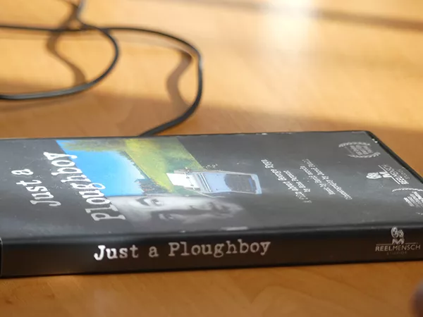 Перегляд стрічки «Просто сільський хлопець» 