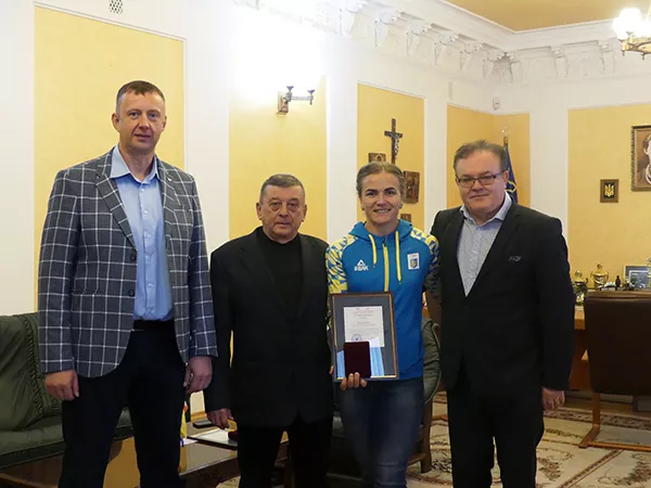 Ірина Климець удостоєна Золотого нагрудного знаку СНУ імені Лесі Українки