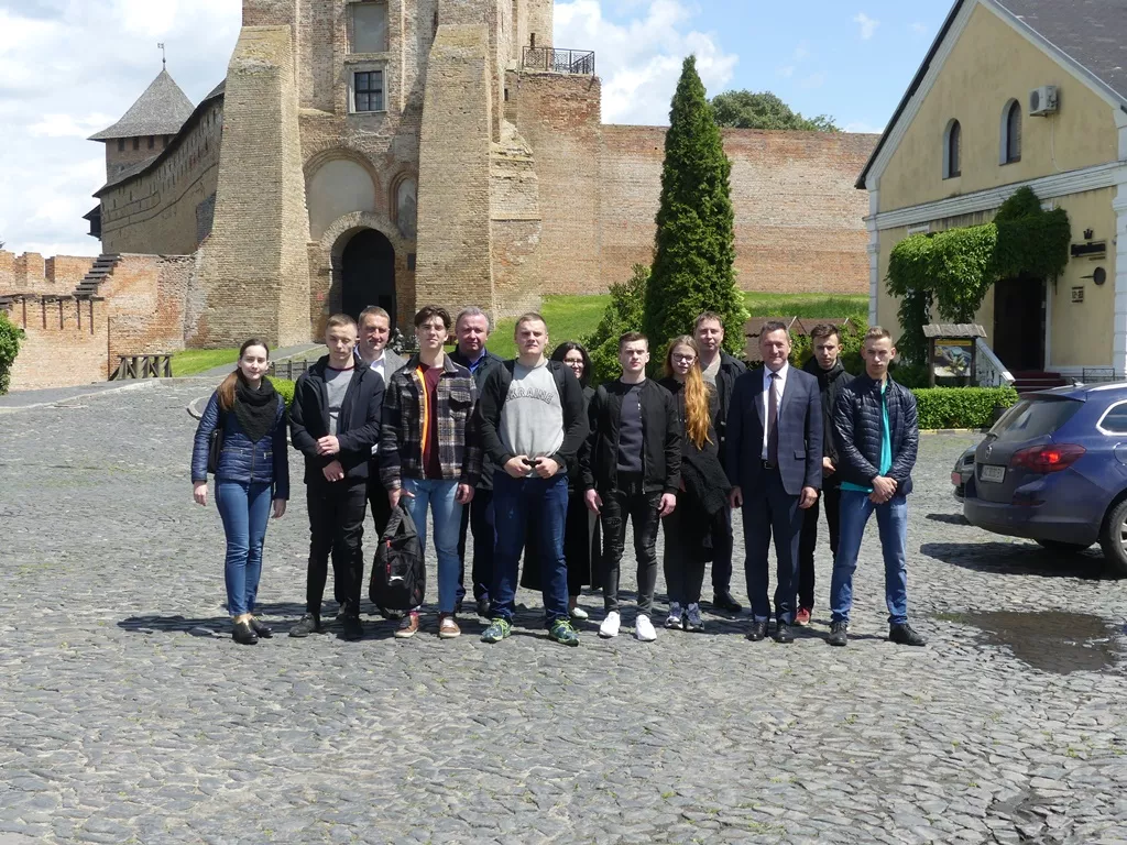 EENU Students to Combine Studies and Work 