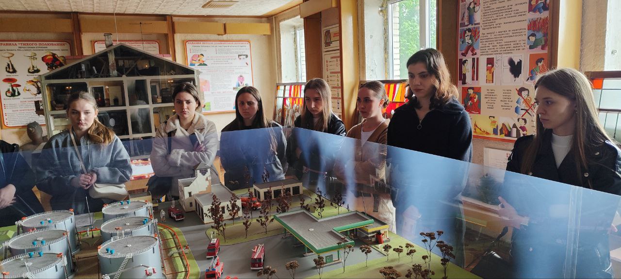Студенти факультету біології та лісового господарства відвідали виставку пожежно-рятувальної служби ДСНС у Волинській області