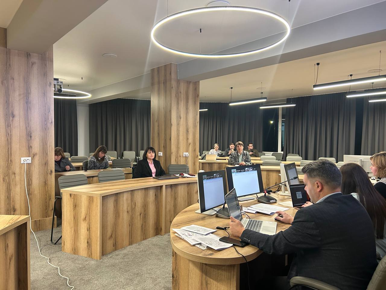 Громадське обговорення освітніх програм із менеджменту