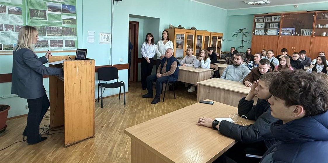 Зустріч студентів факультету біології та лісового господарства з начальником управління з персоналу філії «Поліський лісовий офіс»