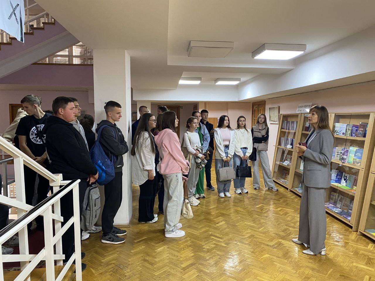 Від ресурсів до академічної доброчесності: інформаційні екскурсії у бібліотеці